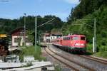 Bald endgltig Geschichte ist das Zeitalter der Stuttgarter Bgelfalten. Am 16.06.2013 hatte die 110 446-2 noch einmal die Ehre den RE 19557  Enztler Fahrradexpress  nach Stuttgart zu ziehen. Das Bild entstand im Bahnhof Neuenbrg, dem einzigen Zwischenhalt des Zuges zwischen Bad Wildbad und Pforzheim Hbf. Aufgenommen am 16.06.2013.