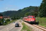 Bald endgltig Geschichte ist das Zeitalter der Stuttgarter Bgelfalten. Am 16.06.2013 hatte die 110 446-2 noch einmal die Ehre den RE 19558  Enztler Fahrradexpress  nach Bad Wildbad zu schieben. Das Bild entstand beim Haltepunkt Calmbach Sd. Die Lok hat am 22.08.2013 Fristablauf.