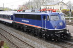 110 469 mit n-Wagen als RB 48-Ersatzzug in Gruiten, 14.4.16.