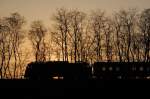 Eine 110er zieht am Abend des 26.03.2007 die RB48 richtung Bonn-Mehlem. (bei Lf.-Wiescheid)