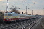 E10 1309 zieht mit ihren AKE-Rheingold von Köln nach Hamburg am S-Bahn Haltepunkt Disburg-Rahm vorbei.
16.3.2016