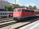 Die BR 110 der BTE mit einer Überführungsfahrt in Passau Hbf.