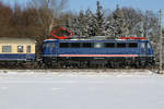 110 469-4 von D-Train in schöner Winterlandschaft am 10.01.17 bei Zorneding.