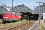 110 236-7 zieht am 05.08.07 einen Sonderzug aus Kln nach Martigny, hier bei der Ausfahrt aus dem Karlsruher HBF.