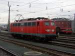 Die 110 175 am 13.12.2008 bei einer Rangierfahrt in Salzburg Hbf.