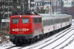 Die 110 210-2 mit IC 2862 in Wuppertal Elberfeld am 28,01,10