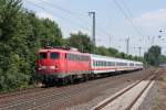 Dann kam die 1. Kasten 110er: 110 243-3 mit einem InterCity in Dsseldorf Oberbilk am 18.07.2010