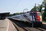 110 329-0 mit dem Science Express in Neuss Hbf am 24.05.2009