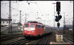 110371 fährt am 21.4.1992 um 14.23 Uhr mit dem Eilzug aus Bremen in Osnabrück HBF ein.