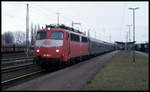 110383 hält hier am 27.3.1999 um 16.03 Uhr mit dem RB nach Hannover im Bahnhof Elze.