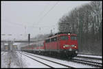 DB 110417 verlässt hier nach kurzem Halt mit ihrem Regionalzug nach Osnabrück am 7.12.2005 den Bahnhof Natrup Hagen.