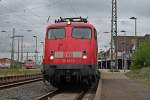 Am 22.05.2013 stand 110 441-3 von DB-Charter mit einem Pilgersonderzug nach Lourdes (F) am Bahnsteig in Worms.