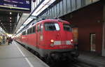 DB 110 508-9 mit dem RE 19923 nach Nürnberg Hbf, am 16.01.2011 in Stuttgart Hbf.