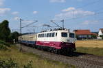 110 169 bespannt am 5. August 2018 den Metal-Train von Itzehoe nach München. Hier ist der Zug auf der Hochfläche der Schwäbischen Alb bei Westerstetten.