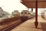 jun 1984, 110.103 arrives at Kelsterbach station