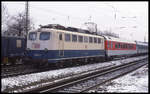 Bahnhof Guntershausen am 26.1.2000: DB 110154-2 kommt um 11.42 Uhr mit einem Schadwagenpark aus Richtung Bebra an.
