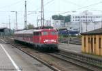 110 503 fuhr am 17.9.08 in Donauwörth mit einer RB nach Aalen auf Gleis 6 ab.