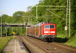 Ein Nachschuss von der 111 147-5 DB schiebt den RE4 aus Aachen-Hbf nach Dortmund-Hbf und kommt aus Richtung