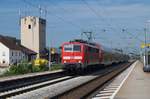 111 177 vor RE 4064 (München - Passau) bei der Einfahrt in den Bahnhof Osterhofen/Ndb.