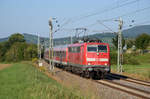 111 046 mit RE 22043 nach Tübingen beim Tannenhof in Metzingen am 29.8.2017.