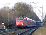 111 156  DB kommt die Kohlscheider-Rampe hoch aus Richtung Neuss,Herzogenrath mit einem RE4 Verstärkerzug aus Düsseldorf-Hbf nach Aachen-Hbf und hält in Kohlscheid  und fährt dann weiter in Richtung Richterich,Laurensberg,Aachen-West,Aachen-Schanz,Aachen-Hbf. 
Aufgenommen vom Bahnsteig 1 in Kohlscheid. 
Bei schönem Frühlingswetter am 5.3.2018.