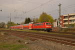 Schiebend ist die 111 119 an einem RE4 nach Dortmund Hbf in Rheydt Hbf zu sehen am heutigen Dienstag Nachmittag. 10.4.2018