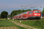 111 028 war am 22.05.2017 mit dem RE10424 in Richtung Aachen Hbf unterwegs und konnte hier bei Süggerath fotografiert werden.