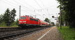 111 129 DB kommt die Kohlscheider-Rampe hoch aus Richtung Neuss,Herzogenrath mit dem RE4 aus Dortmund-Hbf nach Aachen-Hbf und fährt durch Kohlscheid in Richtung Richterich,Laurensberg,Aachen-West. 
Aufgenommen von Bahnsteig 1 in Kohlscheid.
Bei Regenwetter am Nachmittag vom 14.6.2018.