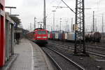 Ein Nachschuss von der 111 096 DB schiebt den RE4 aus Aachen-Hbf nach Dortmund-Hbf und kommt aus Richtung Aachen-Hbf,Aachen-Schanz und hilt in Aachen-West und fährt in Richtung Laurensberg,Richterich,Kohlscheid,Herzogenrath. 
Aufgenommen vom Bahnsteig in Aachen-West.
Bei Regenwetter am Nachmittag vom 26.1.2019. 