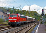 
Die 111 037-8 (91 80 6111 037-8 D-DB) der DB Regio NRW fährt am 04.05.2019 mit dem  Flirt-Express  (UIC-X-Wagen bzw. Schnellzugwagen der Euro-Express Sonderzüge GmbH & Co. KG) durch Betzdorf/Sieg in Richtung Siegen.