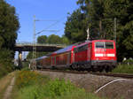 Ein Nachschuss von der 111 062-6 DB schiebt den RE4 aus Aachen-Hbf nach Dortmund-Hbf und kommt aus Richtung Aachen-Hbf,Aachen-Schanz,Aachen-West,Laurensberg,Richterich,Kohlscheid,Herzogenrath,Hofstadt,Finkenrath,Rimburg-Übach-Palenberg, Zweibrüggen und fährt durch Frelenberg in Richtung Geilenkirchen,Süggerath,Lindern,Brachelen,Hückelhoven-Baal,Baal,Erkelenz,Herrath,Beckrath,Wickrath.
Aufgenommen von einem Feldweg Zwischen Geilenkirchen und Frelenberg.
Bei Sommerwetter am 15.9.2019.