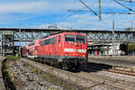 111 058 als Ersatz für eine 146 mit 4 Doppelstockwagen als RB nach Ulm Hbf, am 20.10.19 in Göppingen 