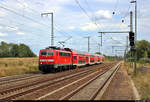 111 094-9 von DB Regio Mitte (?) durchfährt mit vier Doppelstockwagen den Bahnhof Rodleben auf der Bahnstrecke Trebnitz–Leipzig (KBS 254) Richtung Trebnitz.
Aufgenommen am Ende des Bahnsteigs 1.
[10.8.2019 | 14:38 Uhr]