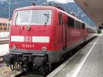 111 033-7 mit einem zweteiligen Pendelzug in Garmisch Partenkirchen.