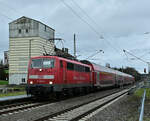 Hier noch ein Foto der 111 067-5 die am 6.1.2023 am Vormittag durch Eubigheim im Sandwich mit der GfF 111 200-2 ihren RE8 Ersatzzug gen Stuttgart fuhren.