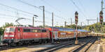 Am 9.8.22 erreichte 111 055 mit ihrem Doppelstockzug aus Ingolstadt den Bahnhof Treuchtlingen.