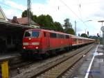 111 027-9 fhrt am 24.07.2007 mit der RB 5429 von Mnchen Hbf nach Innsbruck Hbf in Mittenwald ein.