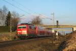 111 001 mit RE 37068 bei Hattenhofen (19.03.2008)