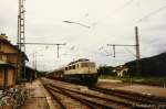 BR 111 mit Wendezug in Ruhpolding. Bereit fr die Fahrt zurck nach Traunstein - (im Jahre 1990)