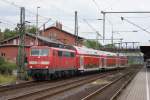 111 111-1 mit dem RE 4 bestehend aus nur 3 Wagen und ohne Steuerwagen am 24.05.2008 bei der Durchfahrt in Dsseldorf Gerresheim am 24.05.2008