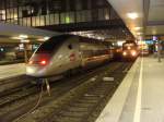 111 053 mit TGV 4402 am 26.11.08 im Mnchen Hbf.