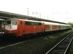 111 012-1 mit RB 42 Haard-Bahn 12241 Essen-Mnster auf Wanne Eickel Hauptbahnhof am 28-10-2000. Bild und scan: Date Jan de Vries.