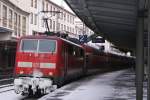 Der RE 4 mit einer 111er in Wuppertal Hbf am 05.01.2009