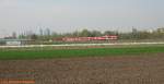 Ein Zug mit PUMA-Wagen auf der Fahrt nach Wrzburg am 15.04.2005 bei Frankfurt am Main - Oberrad.