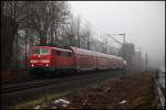 111 013 (9180 6111 013-9 D-DB) ist mit einem RE4  Wupper-Express , Dortmund Hbf - Aachen Hbf, zwischen Witten(Ruhr) und Wetter(Ruhr) unterwegs.