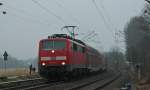 111 113 mit dem RE10422 aus Dortmund nach Aachen am B kurz hinter bach-Palenberg 8.2.10