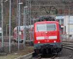 111 016 mit dem RE10420 nach Aachen bei der Einfahrt in Herzogenrath - Gru an die Lokfhrerin 3.4.10