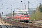 111 066 am 18.04.10 mit der RE nach Salzburg am Heimeranplatz