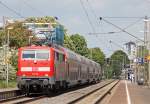 111 120 mit dem RE10420 aus Dortmund nach Aachen beim Halt im Bahnhof Geilenkirchen, 16.5.10