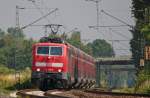 111 160-8 mit dem RE10414 aus Dortmund nach Aachen am Km 25.6, 30.7.10